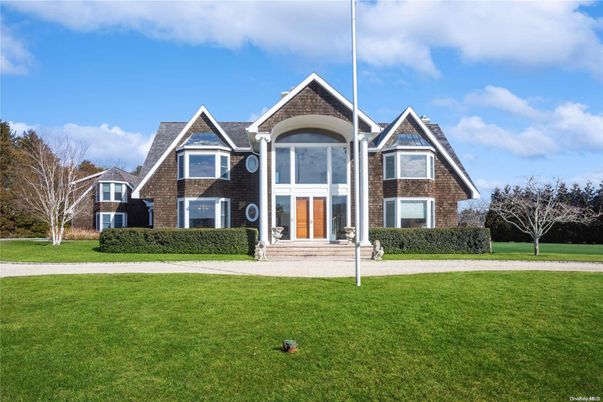 Exterior, Facade, Brick Facade, Brick Traditional