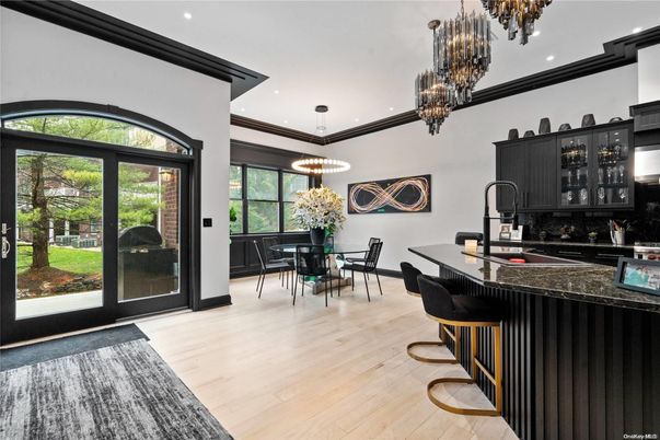 Chandelier, Dining room, Interior, Kitchen, Pendant Lights, Recessed Lighting, Wood Texture Flooring