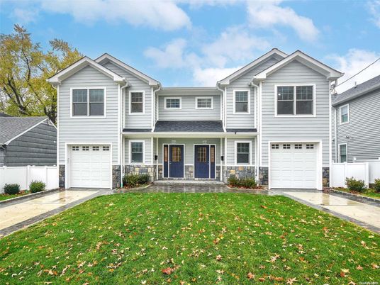 Attached, Exterior, Facade, Farmhouse