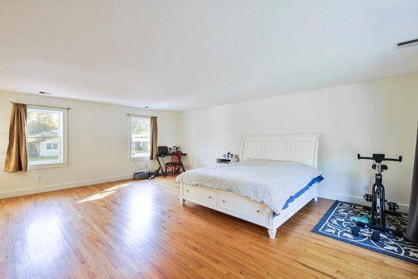 Bedroom, Fitness Equipment, Interior, Wood Texture Flooring