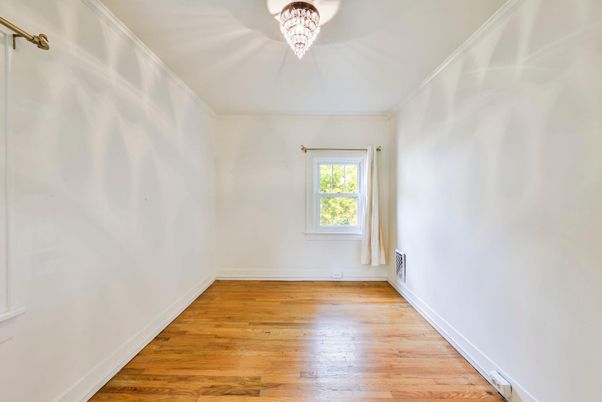 Chandelier, Empty room, Interior, Wood Texture Flooring