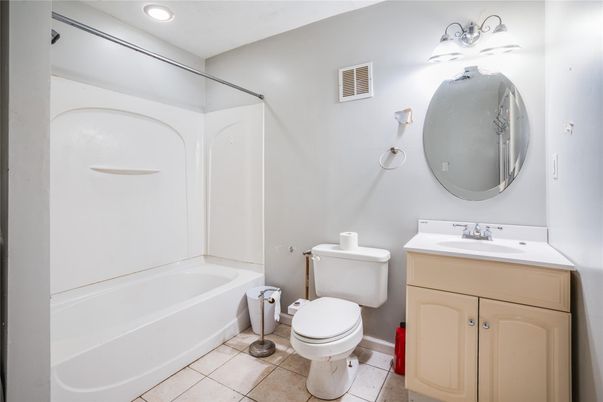 Bathroom, Interior, Recessed Lighting