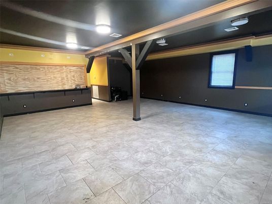 Empty room, Interior, Recessed Lighting