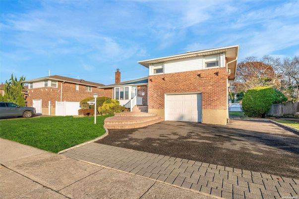 Attached, Exterior, Facade, Brick Facade, Split Level