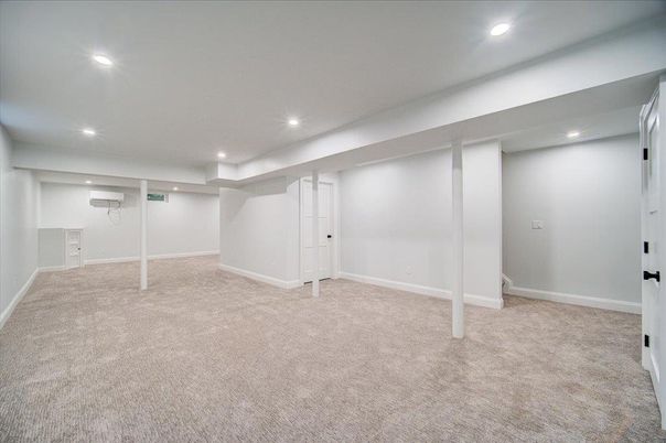 Empty room, Interior, Recessed Lighting