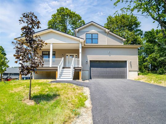 Attached, Exterior, Facade, Raised Ranch
