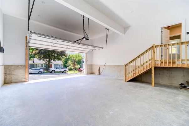 Garage, Interior