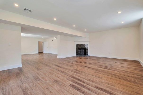 Empty room, Interior, Recessed Lighting, Wood Texture Flooring