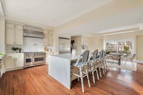 Dining room, Interior, Kitchen, Stainless Steel Appliances, Wood Texture Flooring