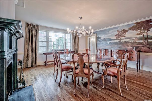 Chandelier, Dining room, Fireplace, Interior, Wood Texture Flooring