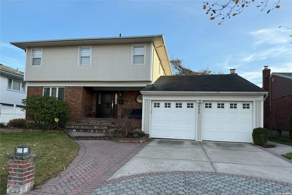 Attached, Exterior, Facade, Brick Facade, Split Level
