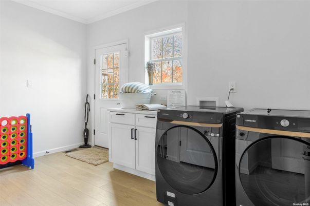 Home Office, Interior, Washer, Wood Texture Flooring