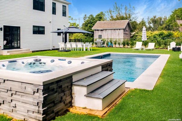 Exterior, Hot Tub, Pool