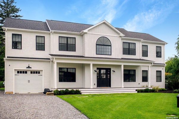 Attached, Exterior, Facade, Farmhouse