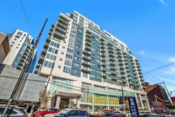 Exterior, Facade, Condo Building