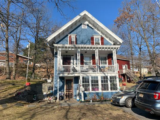 Exterior, Facade, Queen Anne Victorian