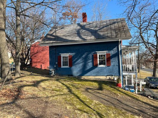 Exterior, Facade, Cape Cod