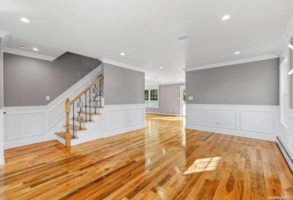 Empty room, Interior, Recessed Lighting, Wood Texture Flooring