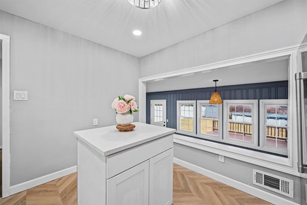 Interior, Pendant Lights, Recessed Lighting, Wood Texture Flooring
