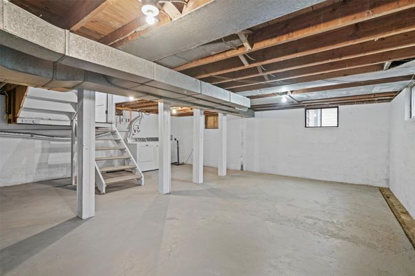 Empty room, Interior, Wooden Beams