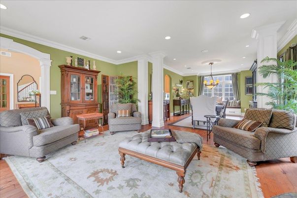 Dining room, Interior, Living room, Pendant Lights, Recessed Lighting, Wood Texture Flooring