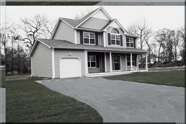 Attached, Exterior, Facade, Farmhouse