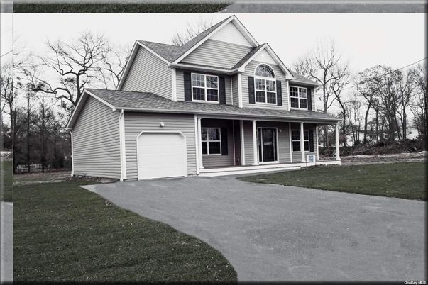 Attached, Exterior, Facade, Farmhouse