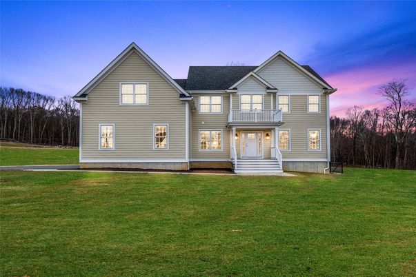 Exterior, Facade, Farmhouse
