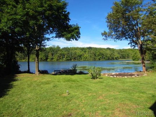 Exterior, Lake