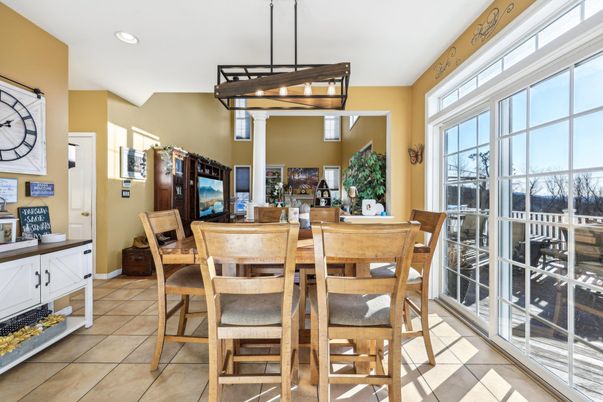 Dining room, Interior, Pendant Lights, Recessed Lighting
