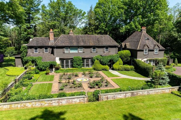 Backyard, Exterior, Facade, French Provincial