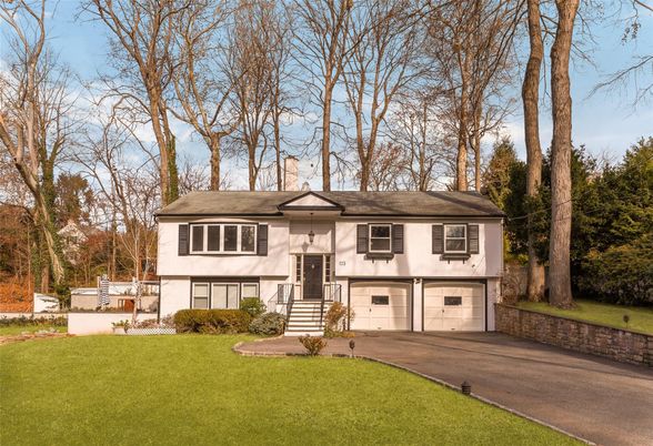 Attached, Exterior, Facade, Raised Ranch