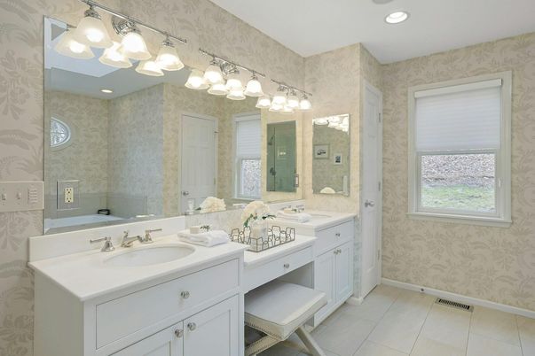 Bathroom, Dual Sink Vanities, Interior, Recessed Lighting
