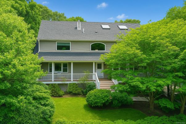 Backyard, Exterior, Facade, Queen Anne Victorian