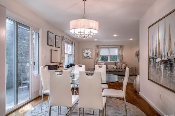 Chandelier, Dining room, Interior, Living room, Recessed Lighting, Wood Texture Flooring