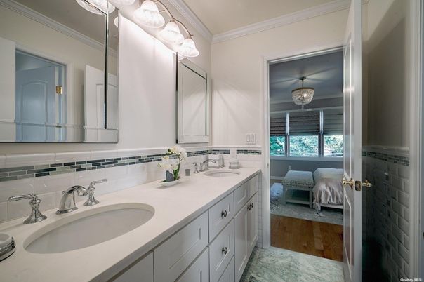 Bathroom, Dual Sink Vanities, Interior, Wood Texture Flooring