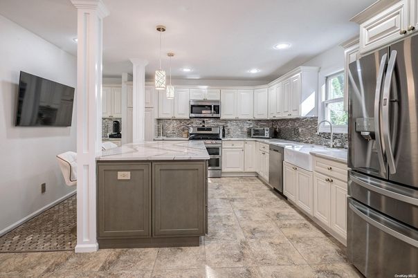 Interior, Kitchen, Pendant Lights, Recessed Lighting, Stainless Steel Appliances
