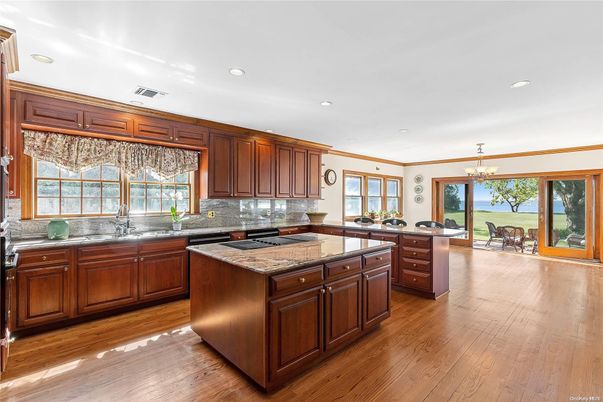Chandelier, Dining room, Interior, Kitchen, Recessed Lighting, Wood Texture Flooring