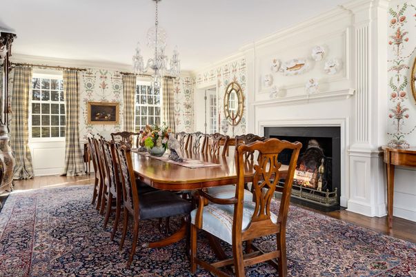 Chandelier, Dining room, Fireplace, Interior, Wood Texture Flooring