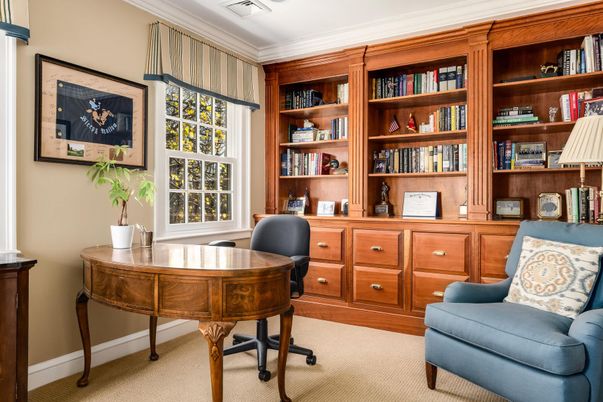 Home Office, Interior