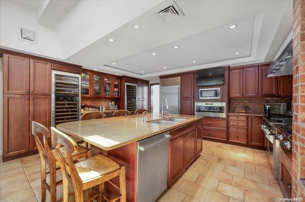 Dining room, Interior, Kitchen, Recessed Lighting, Stainless Steel Appliances