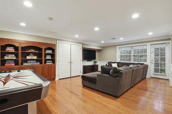 Billiard Table, Game Room, Interior, Living room, Recessed Lighting, Wood Texture Flooring