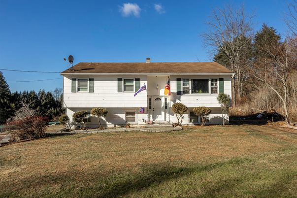 Exterior, Facade, Raised Ranch