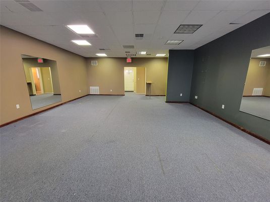 Empty room, Interior, Recessed Lighting
