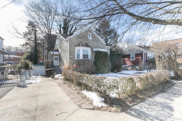 Exterior, Facade, Tudor Revival