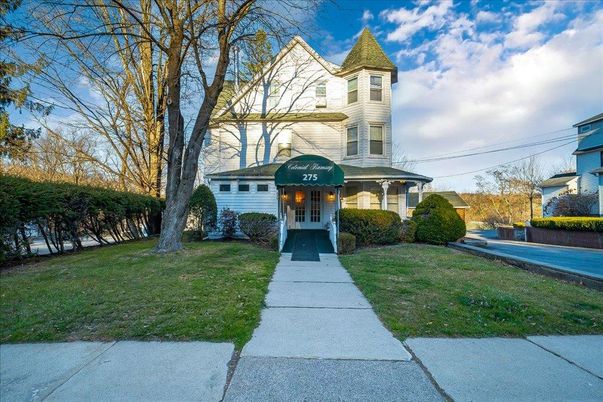Backyard, Exterior, Facade, Queen Anne Victorian