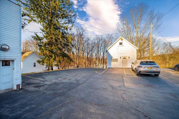 Detached Garage, Exterior
