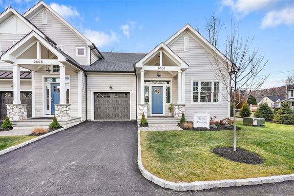 Attached, Exterior, Facade, Farmhouse