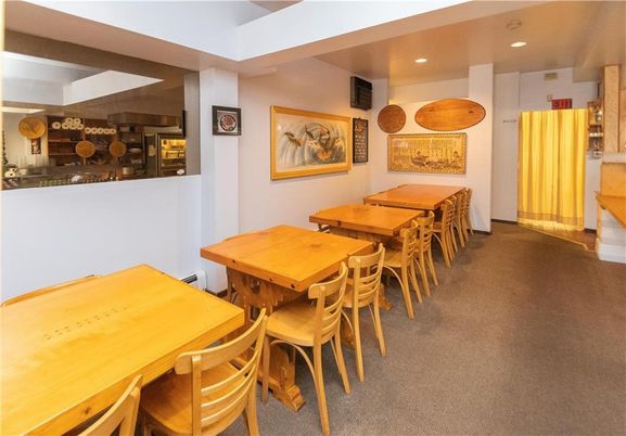 Dining room, Interior, Recessed Lighting