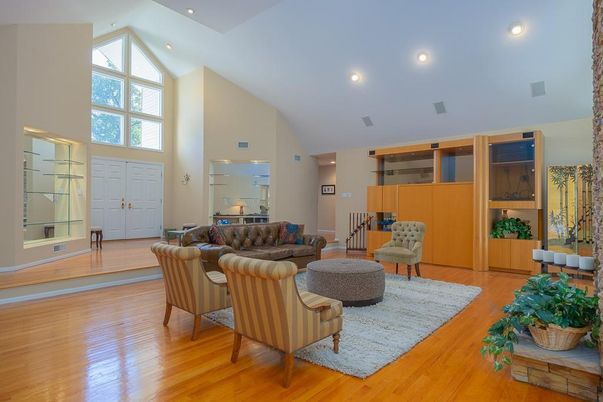 Interior, Living room, Recessed Lighting, Wood Texture Flooring
